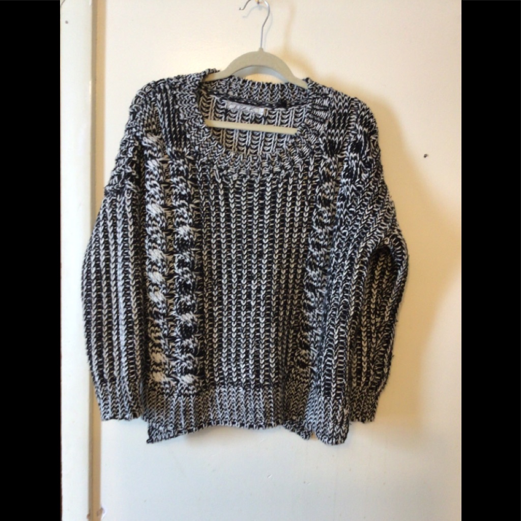 Chloe.K Sweater Sz L